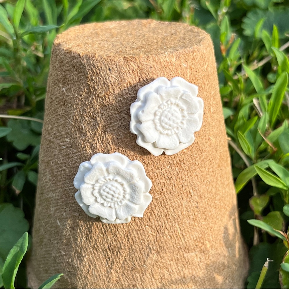 White Flower Stud Earrings
